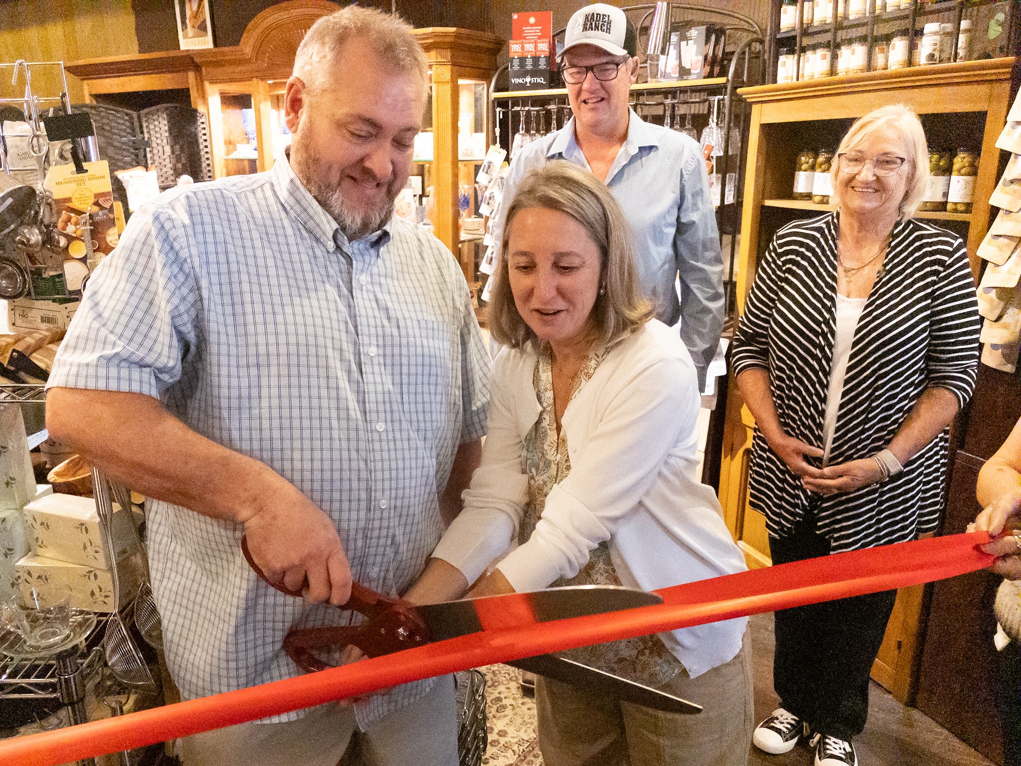 Chamber prepares for Applefest, addresses communication gaps